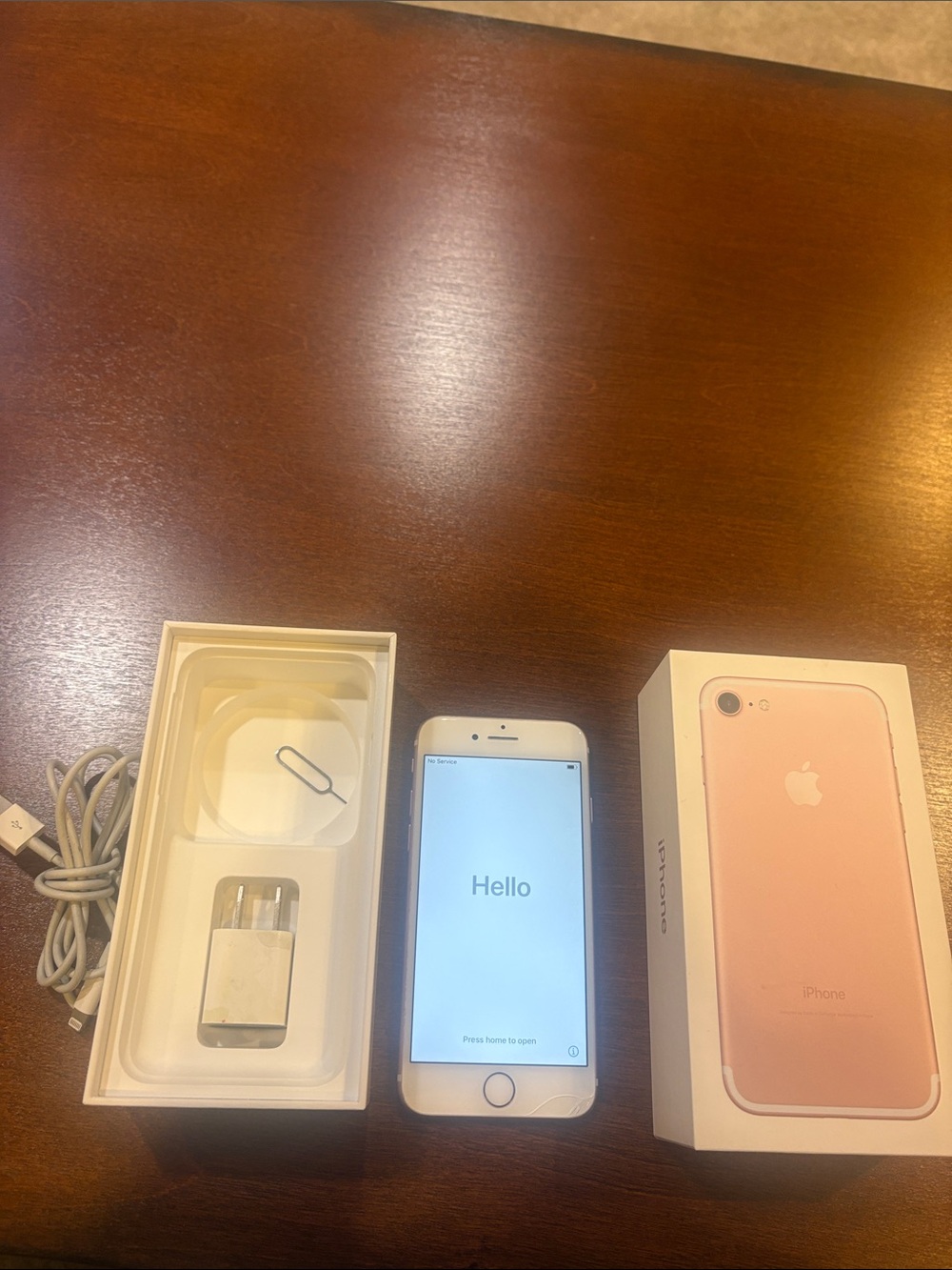 Apple iPhone 7 Rose Gold with Accessories Xfinity Mobile
